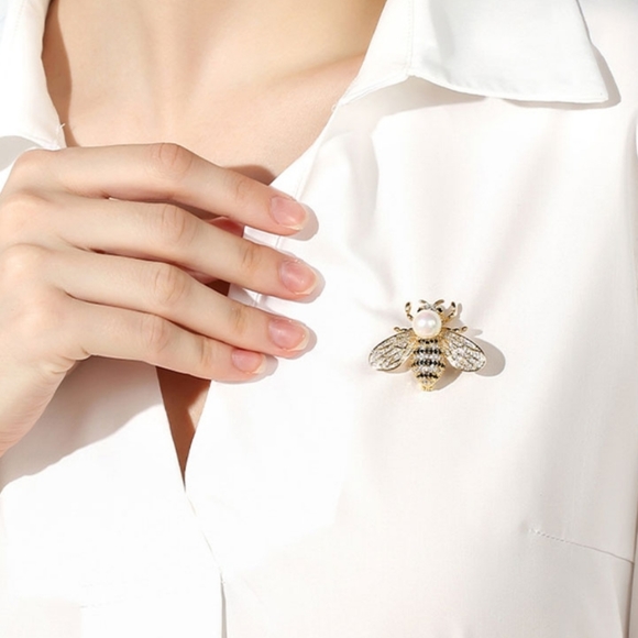 Goldtone Bee Rhinestone Brooch Pin Gold Tone - Picture 2 of 8